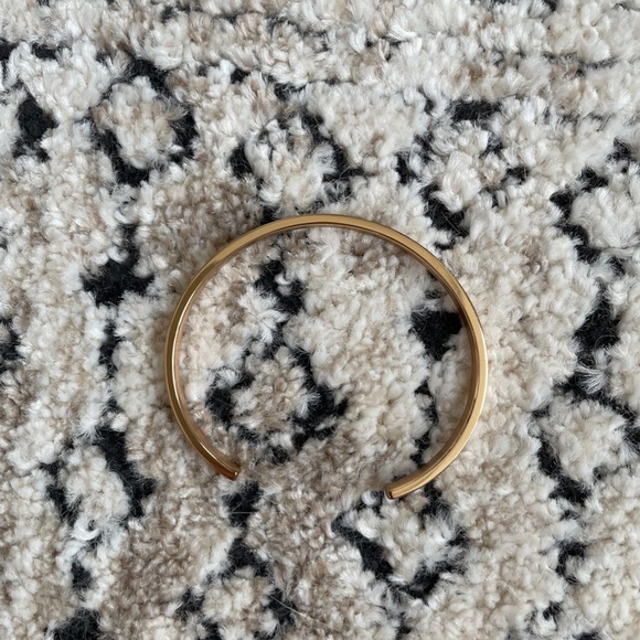 Daniel Wellington Rose Gold Bangle - Picture 3 of 4